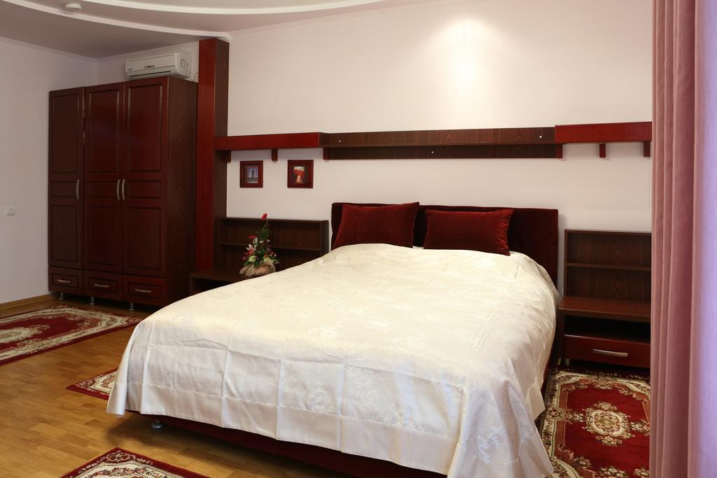 Hotel Bachus Кишинів Номер фото
